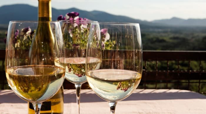 5f91e025a54c43096711ff89_white-wine-2.jpg
