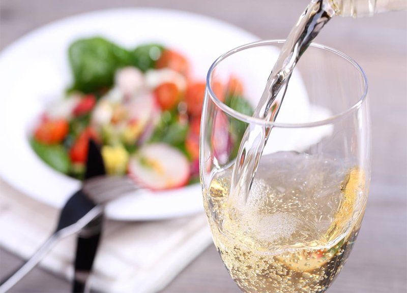 5fe2060f0c14bd8aa9c04cab_sauvignon-blanc-Sauvignon-Blanc-Food-Pairings.jpg